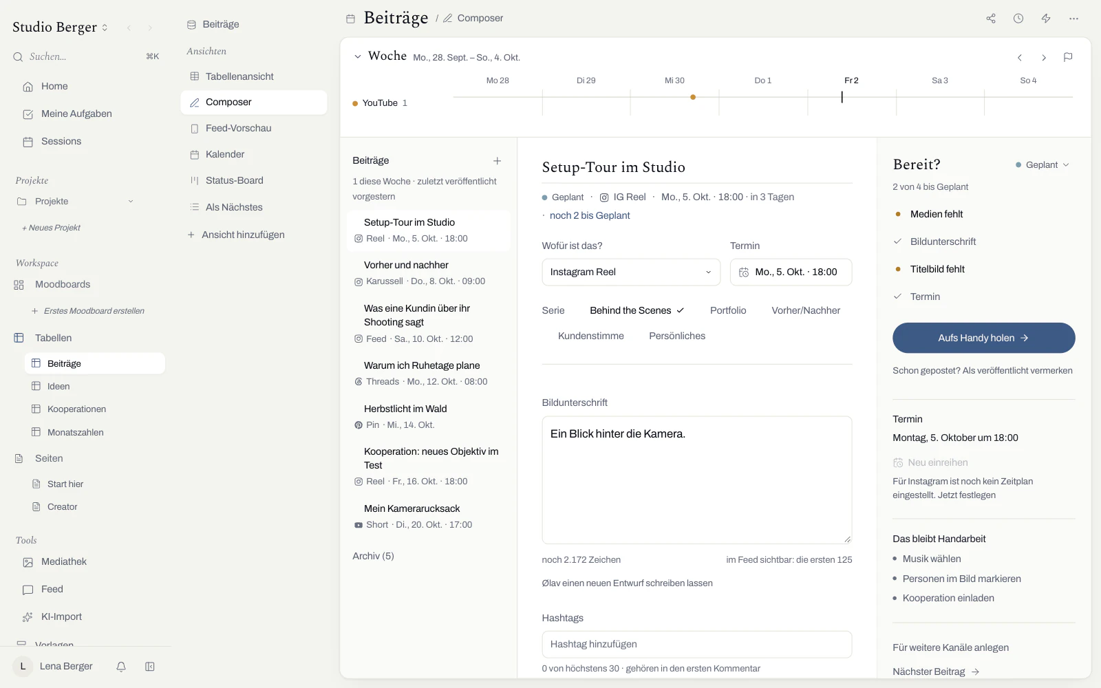 Creator in Pachurros, am Schreibtisch und am Handy
